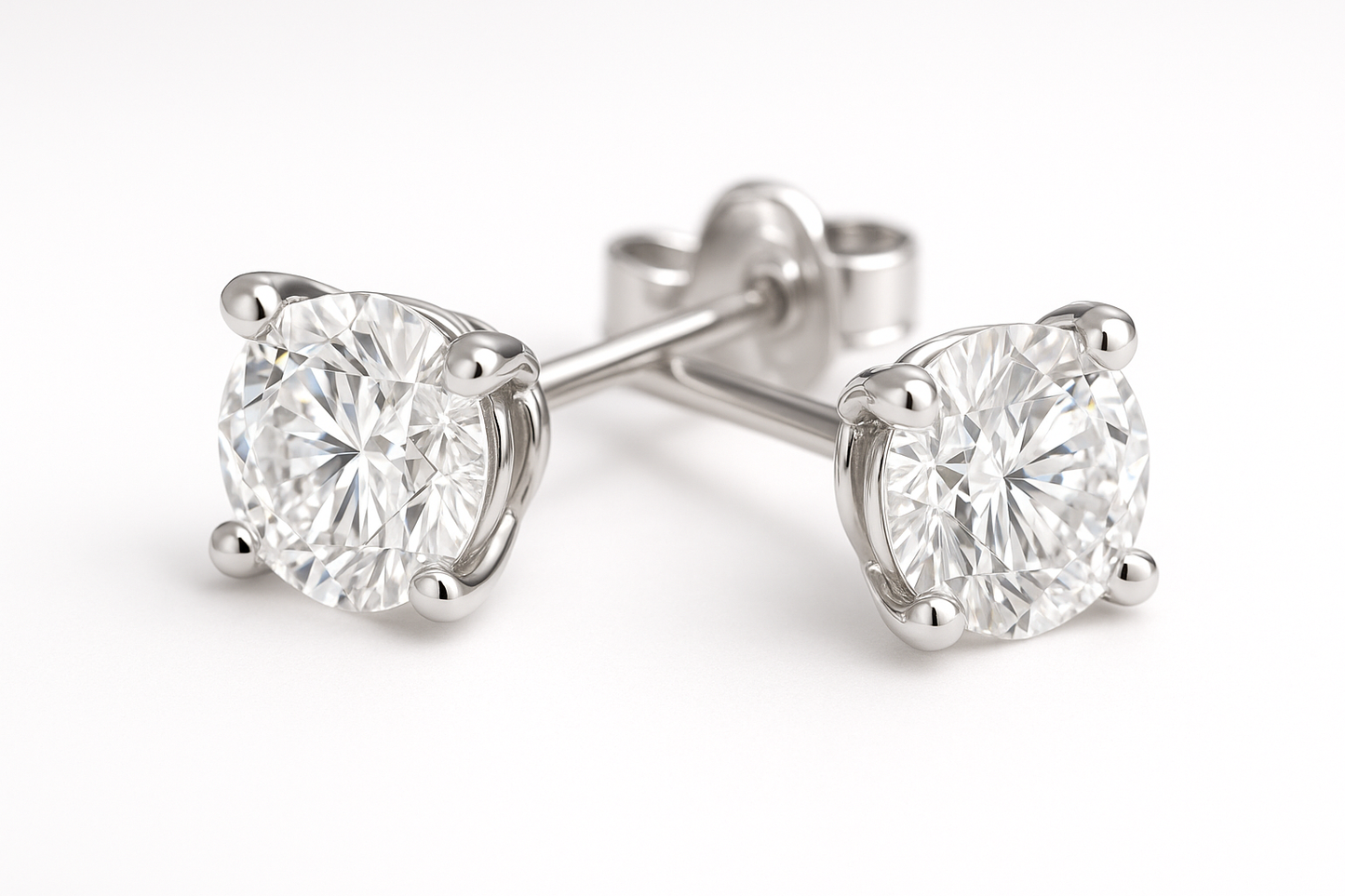 Diamond stud Earrings