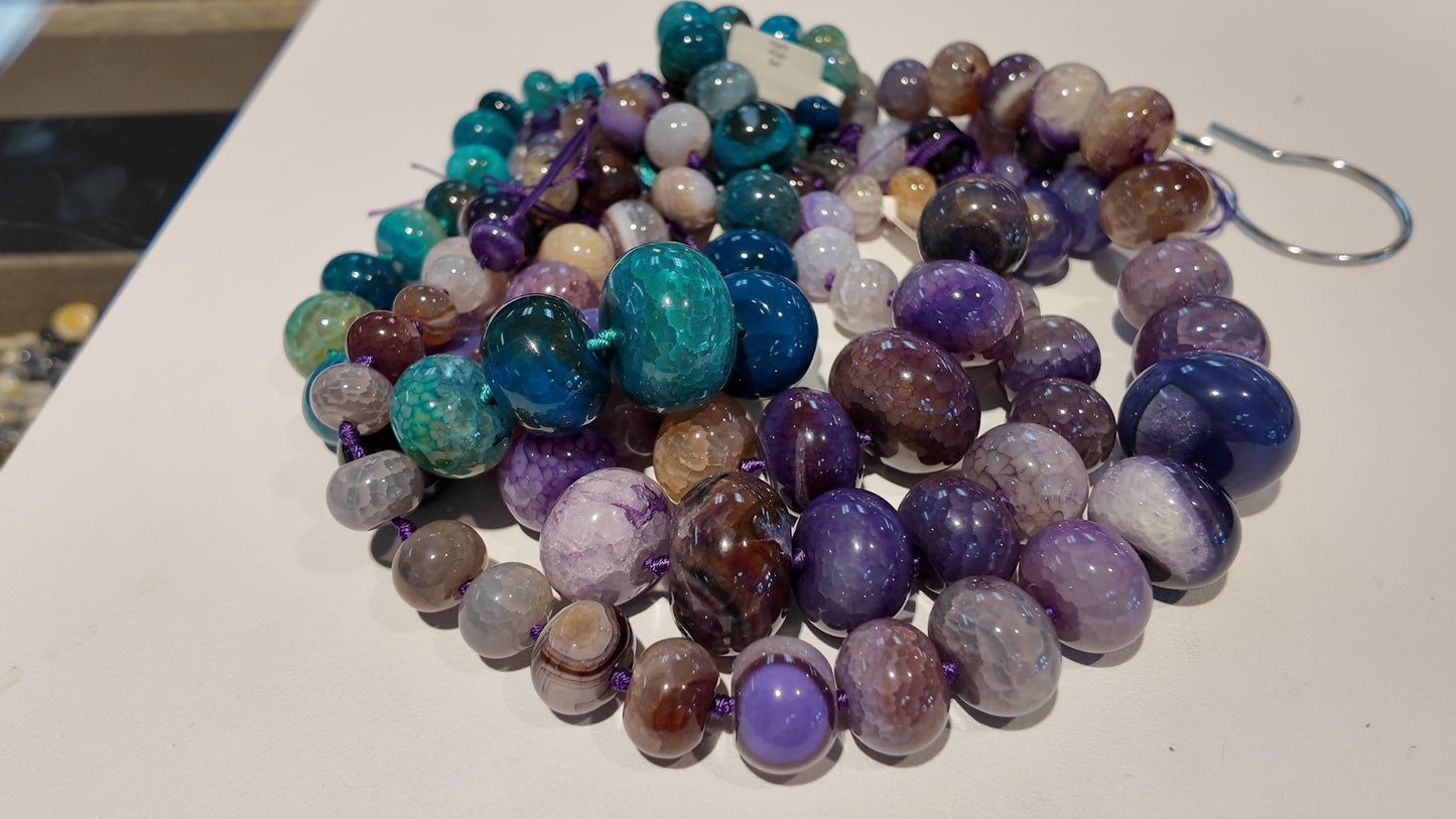Agate Beads, dyed, graduated.  approx 15" strands